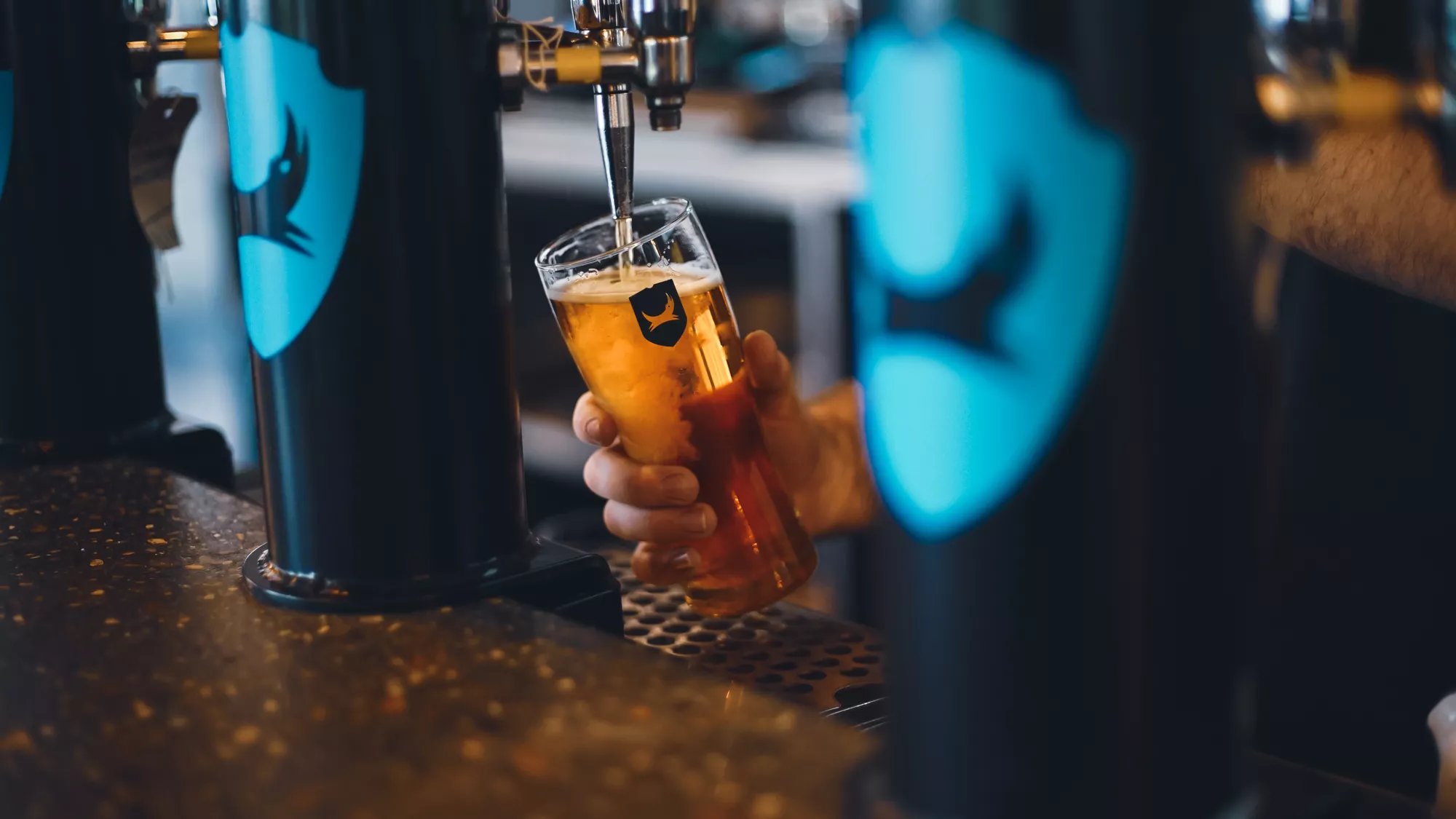 Brewdog bier, glas word gevuld aan de tap